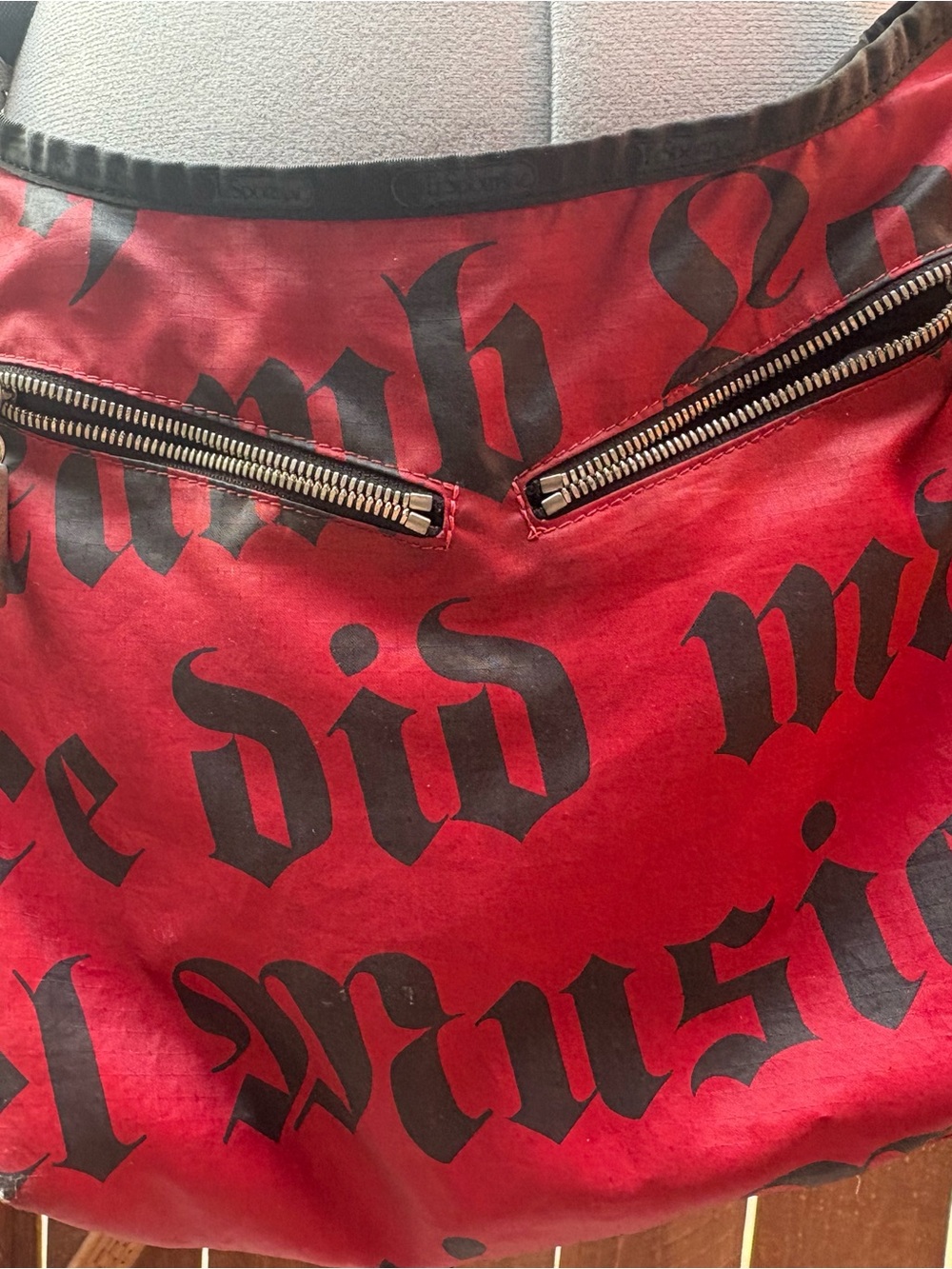 Vtg 2000s L.A.M.B. x LeSportsac Red Old English Print Crossbody Bag Gwen Stefani - Picture 2 of 16